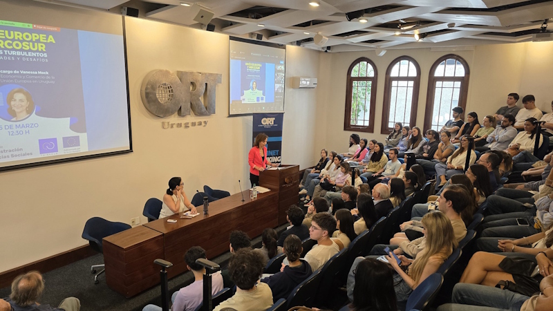 *Lic. Vanessa Mock en la Universidad ORT Uruguay*