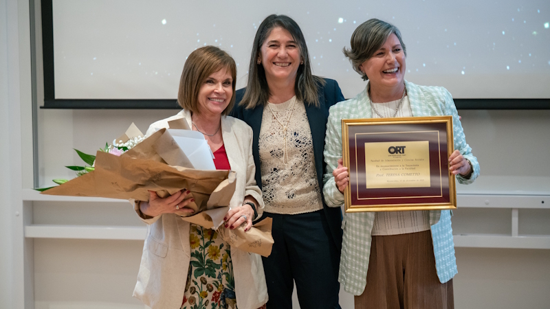 *Antonella Paolino, Cecilia Bello y Teresa Cometto*