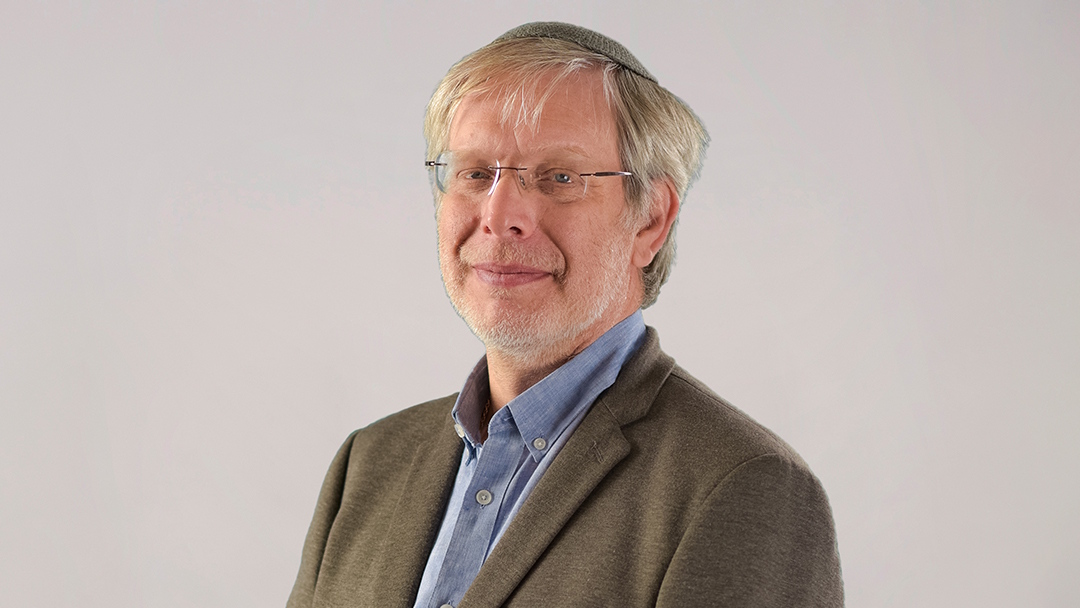 Dr. Nestor Gandelman