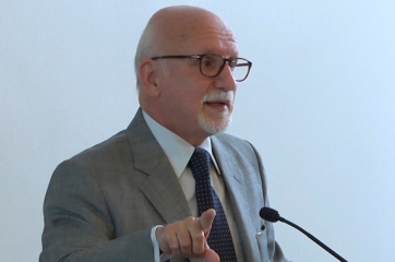 Diplomático Guillermo Valles