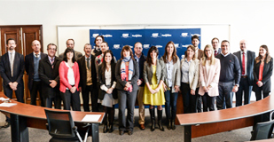 Graduados del Programa en Gestión de Riesgos El 27 de junio de 2018 se llevó a cabo la entrega de certificados de la primera generación del Programa en Gestión de Riesgos de la Escuela de Postgrados de la Facultad de Administración y Ciencias Sociales.