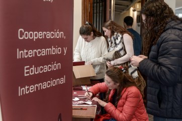 Cálida bienvenida Bienvenida a los estudiantes de intercambio