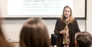 Robyn Eversole Conferencia "La definición y medición del impacto social"