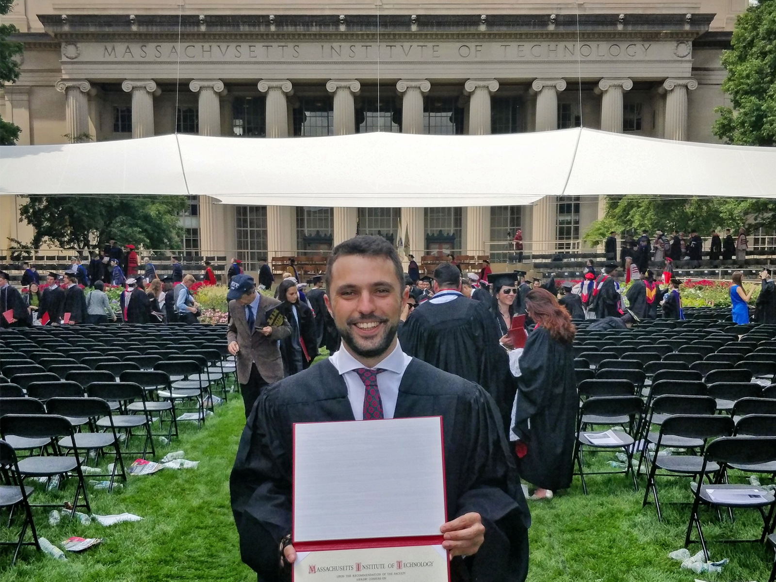 Graduado de Contador Público de ORT en el MIT Sloan School