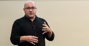 "No hay personas creativas, sino contextos creativos" Psicólogo Andy Kitt