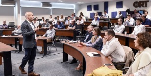 “La competencia viene de lugares inesperados”